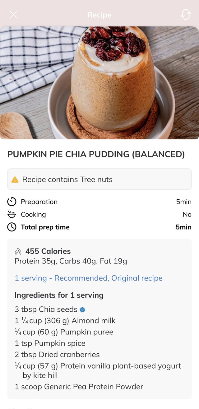 App recipe screen showing a pumpkin pie chia pudding with calories and ingredients